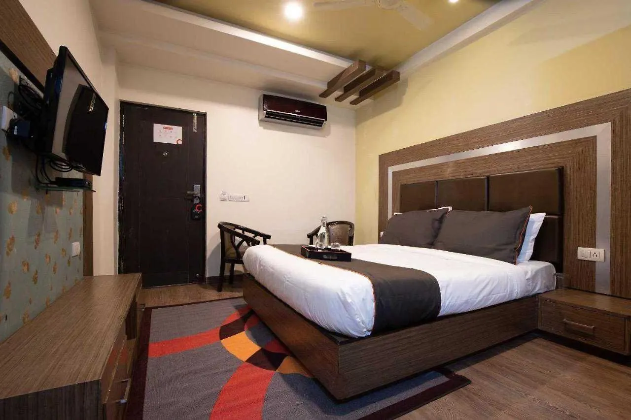 Hotel O Jln Stadium Ernakulam Formerly Peediyal Tower Kochi