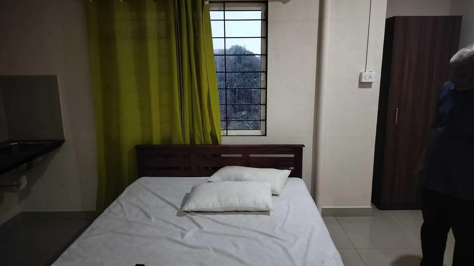 Hotel O Jln Stadium Ernakulam Formerly Peediyal Tower Kochi 3*,  Hindistan